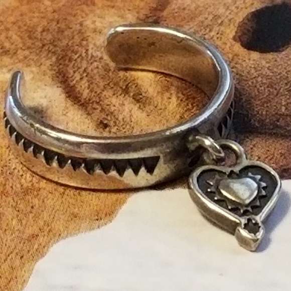 Silpada Sterling Silver Swaying Heart Toe Ring - Picture 10 of 12